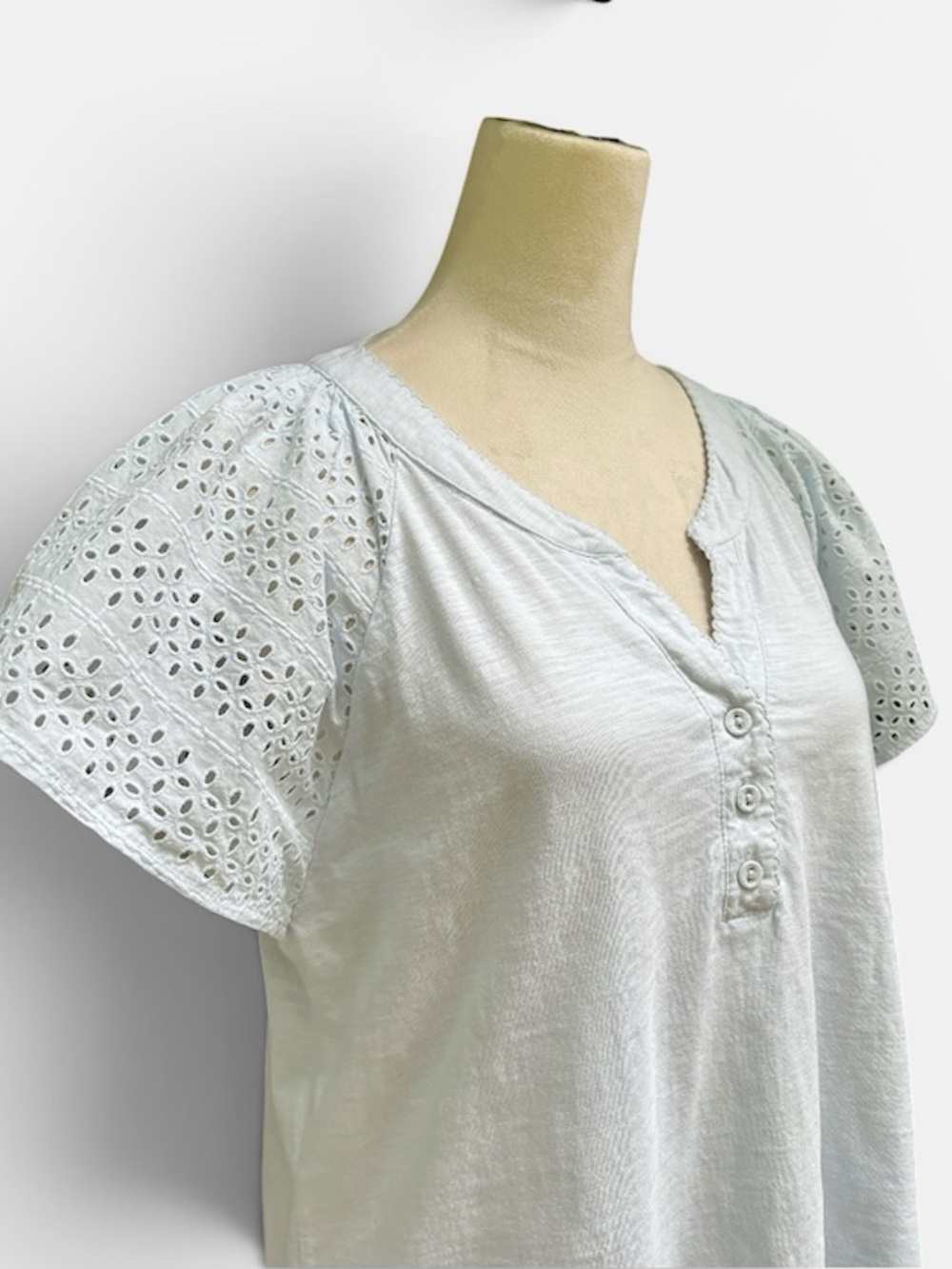 Jane & Delancey Light Blue Eyelet Sleeve Top Size Medium